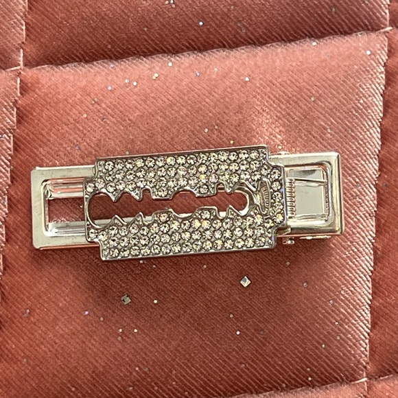 New Razor Blade Rhinestone Hair Clip - Picture 5 of 10